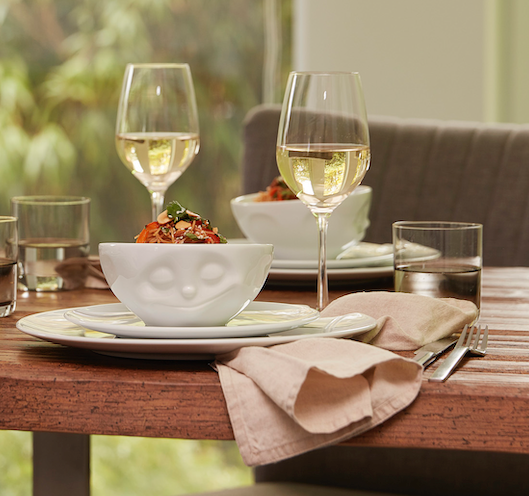 Versatile 11 ounce capacity porcelain bowl in white featuring a sculpted ‘happy’ facial expression. From the TASSEN product family of fun dishware by FIFTYEIGHT Products. Quality bowl perfect for ice cream to tapas, nuts and hearty dips.