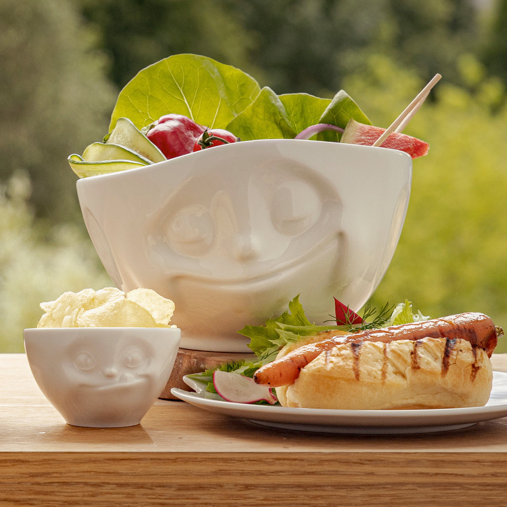 Premium extra large porcelain bowl in white from the porcelain product family of fun dishware by FIFTYEIGHT Products. Offers 33 oz capacity perfect for serving noodle soup, salads and much more. Dishwasher and microwave safe bowl featuring a sculpted ‘happy’ facial expression. Shipped in exclusively designed gift box.