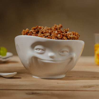 Premium porcelain bowl in white from the porcelain product family of fun dishware by FIFTYEIGHT Products. Offers 16 oz capacity perfect for serving cereal, soup, snacks and much more. Dishwasher and microwave safe bowl featuring a sculpted ‘grinning’ facial expression.Shipped in exclusively designed gift box.