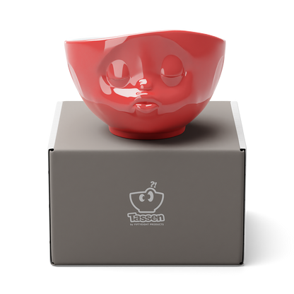 Premium porcelain bowl in red from the porcelain product family of fun dishware by FIFTYEIGHT Products. Offers 16 oz capacity perfect for serving cereal, soup, snacks and much more. Dishwasher and microwave safe bowl featuring a sculpted ‘kissing’ facial expression. Shipped in exclusively designed gift box.