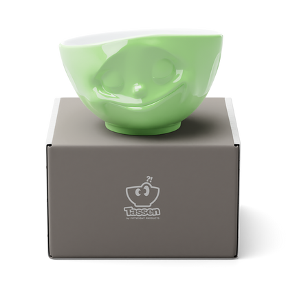 Premium porcelain bowl in light green from the porcelain product family of fun dishware by FIFTYEIGHT Products. Offers 16 oz capacity perfect for serving cereal, soup, snacks and much more. Dishwasher and microwave safe bowl featuring a sculpted ‘happy’ facial expression. Shipped in exclusively designed gift box.