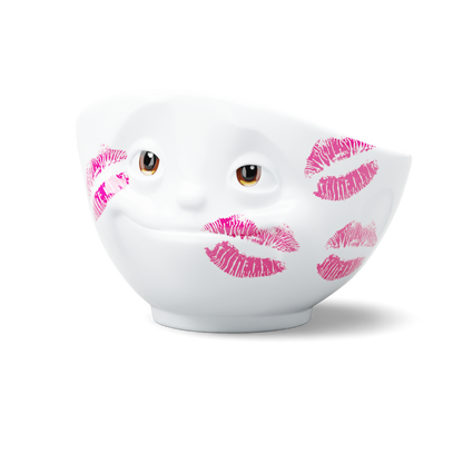 Premium porcelain bowl with colorful accents from TASSEN product family of fun dishware by FIFTYEIGHT Products. Offers 16 oz capacity perfect for serving cereal, soup, snacks and much more. Dishwasher and microwave safe bowl featuring a ‘dreamy’ facial expression and colorful eyes and kiss marks. Shipped in gift box.