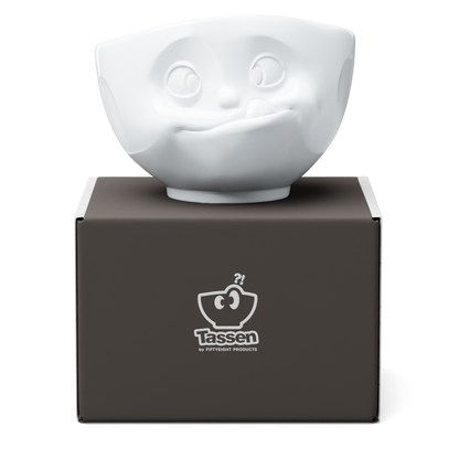 Premium extra large porcelain bowl in white from the porcelain product family of fun dishware by FIFTYEIGHT Products. Offers 33 oz capacity perfect for serving noodle soup, salads and much more. Dishwasher and microwave safe bowl featuring a sculpted ‘tasty’ facial expression. Shipped in exclusively designed gift box.