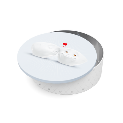 At 85 Oz capacity, the "Sweet Life" tin box is part of the home decoration line from FIFTYEIGHT PRODUCTS. Perfect for for storing all those cookies, biscuits, beautiful memories from the last vacation and little needful things around the house. Made in Germany according to environmental guidelines.